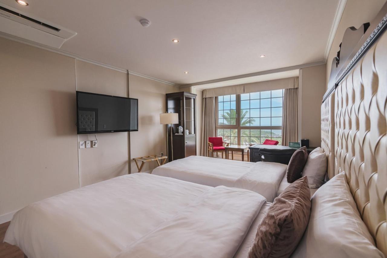 Aria Hotel Сеогвипо Екстериор снимка